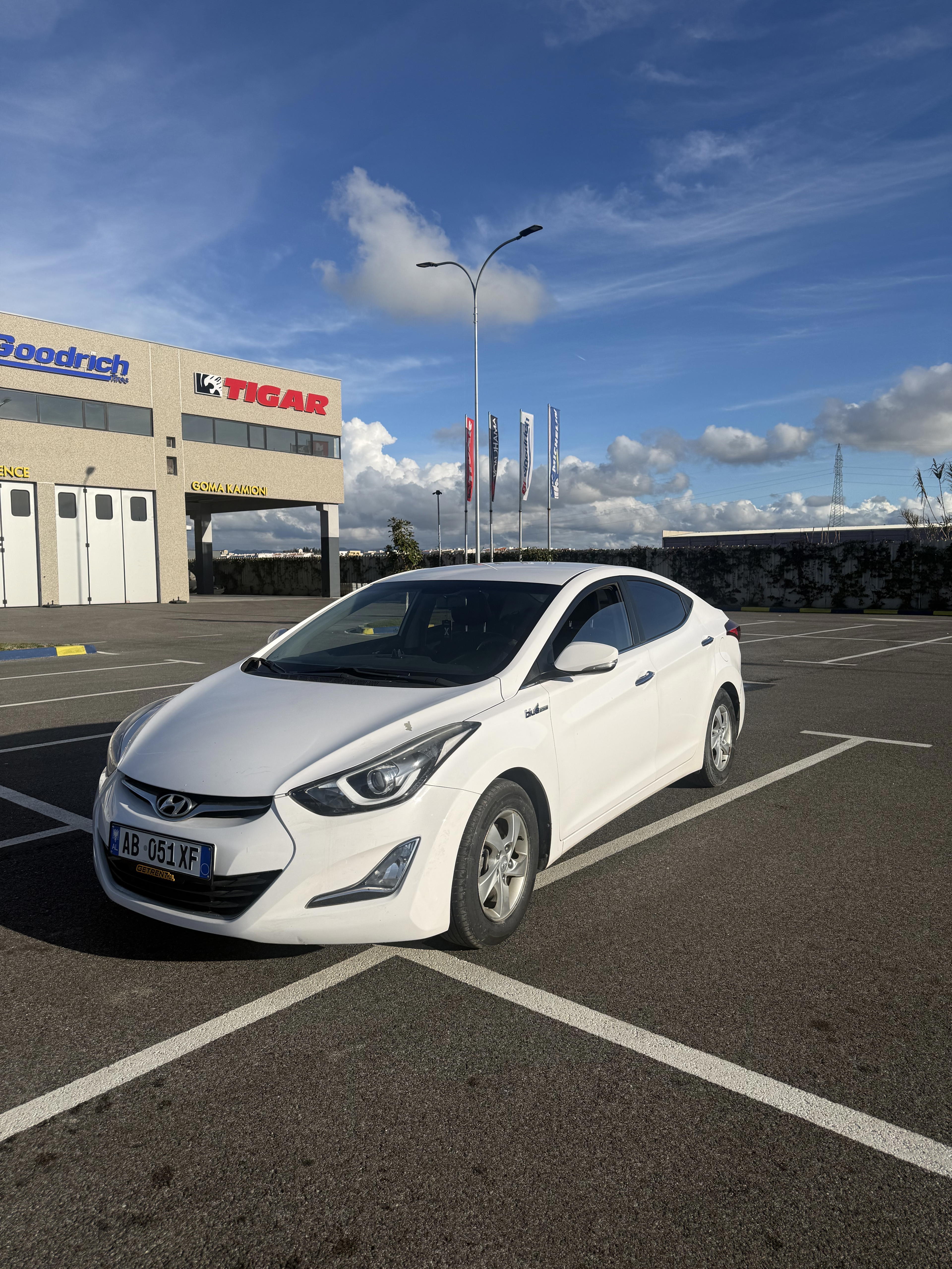 Hyundai Avante - photo 4
