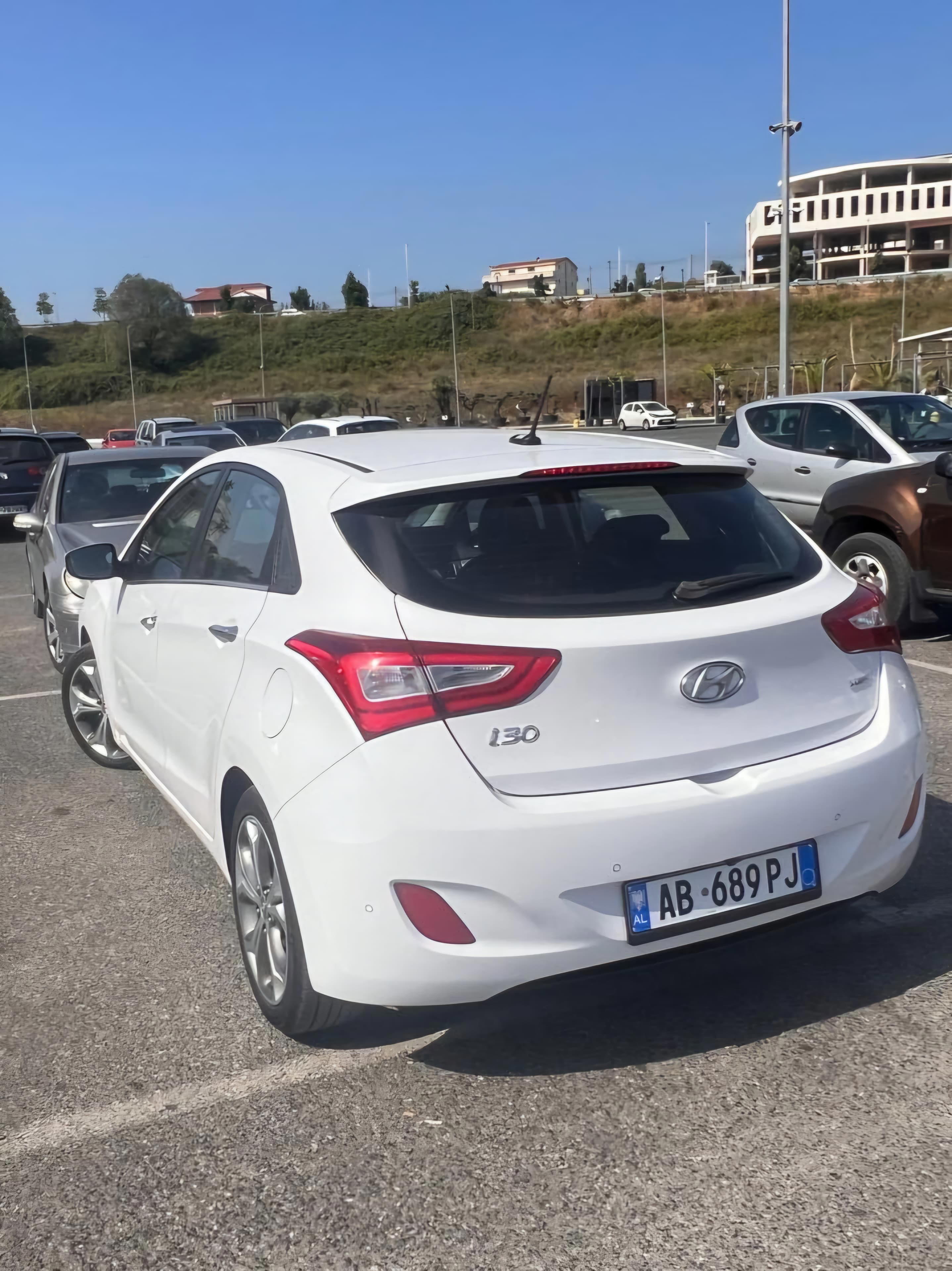 Hyundai I30 - main photo