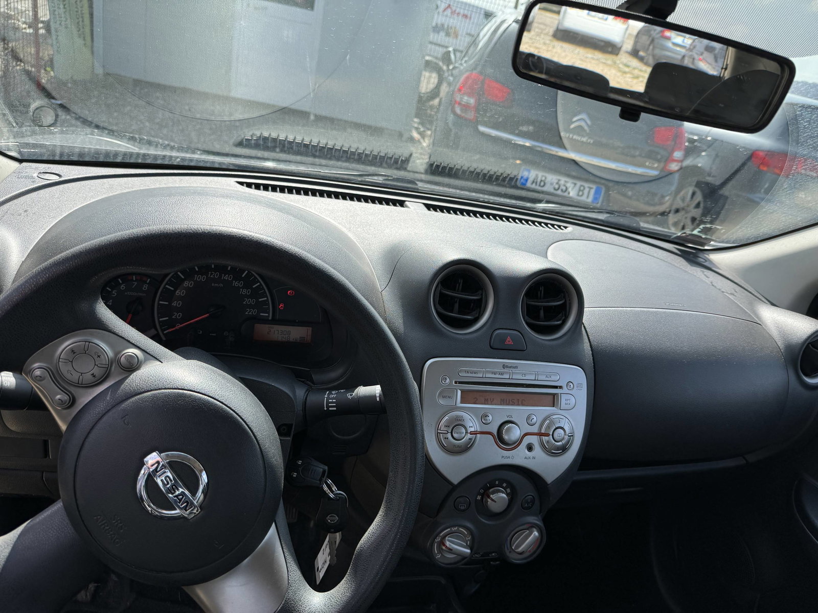Nissan Micra - photo 4
