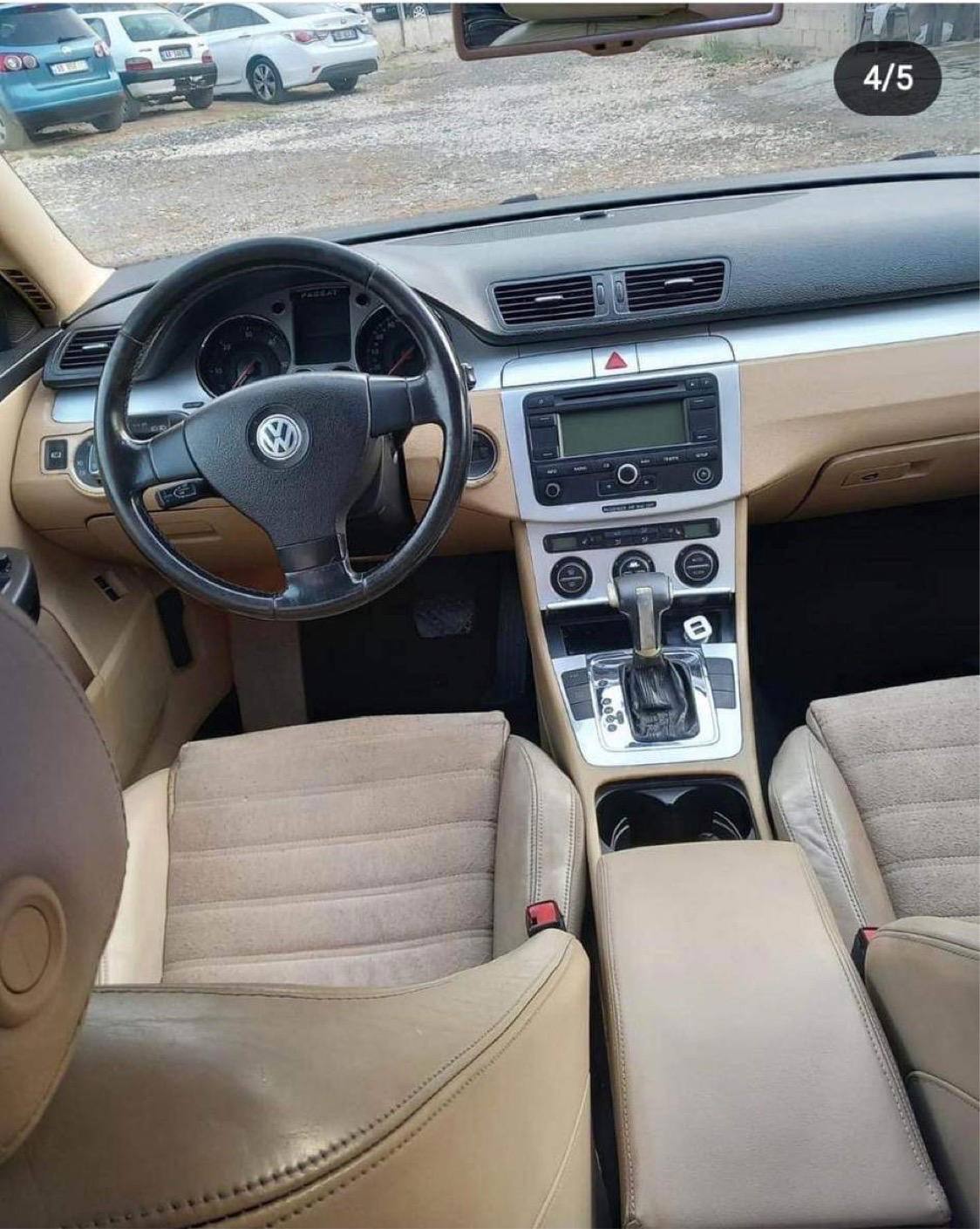 Volkswagen Passat - side view