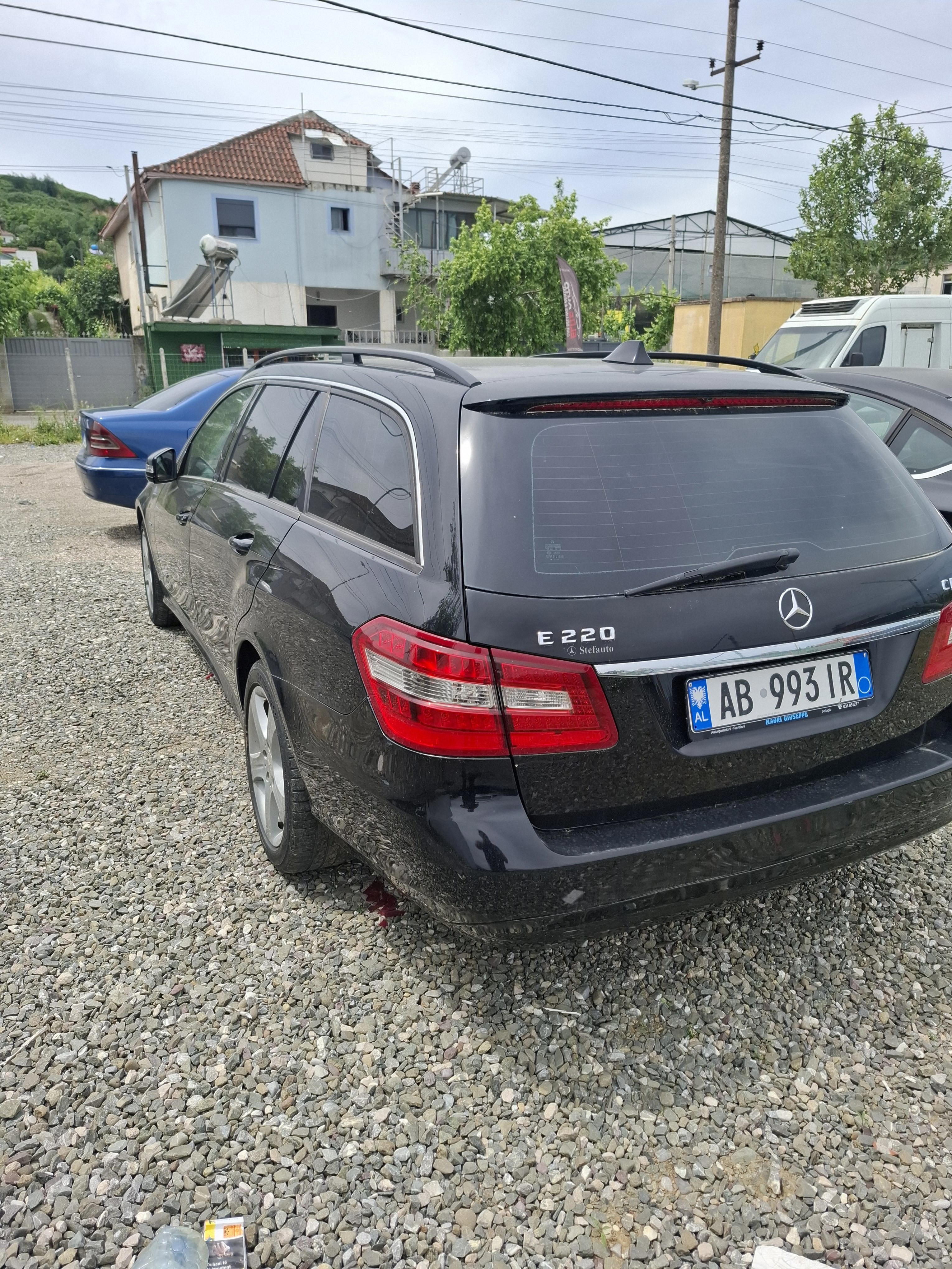 Mercedes-Benz E-Class - side view
