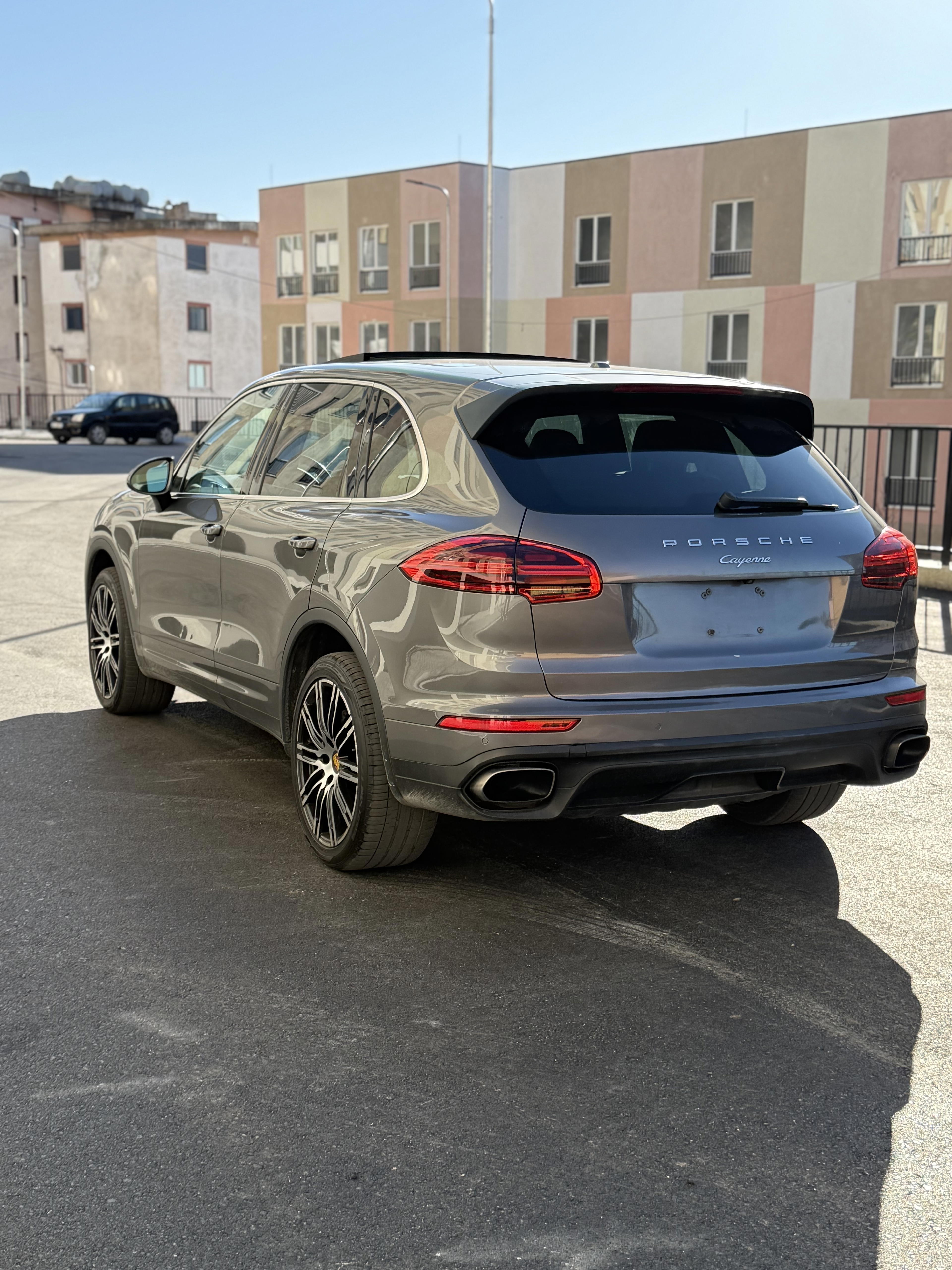 Porsche Cayenne - photo 4
