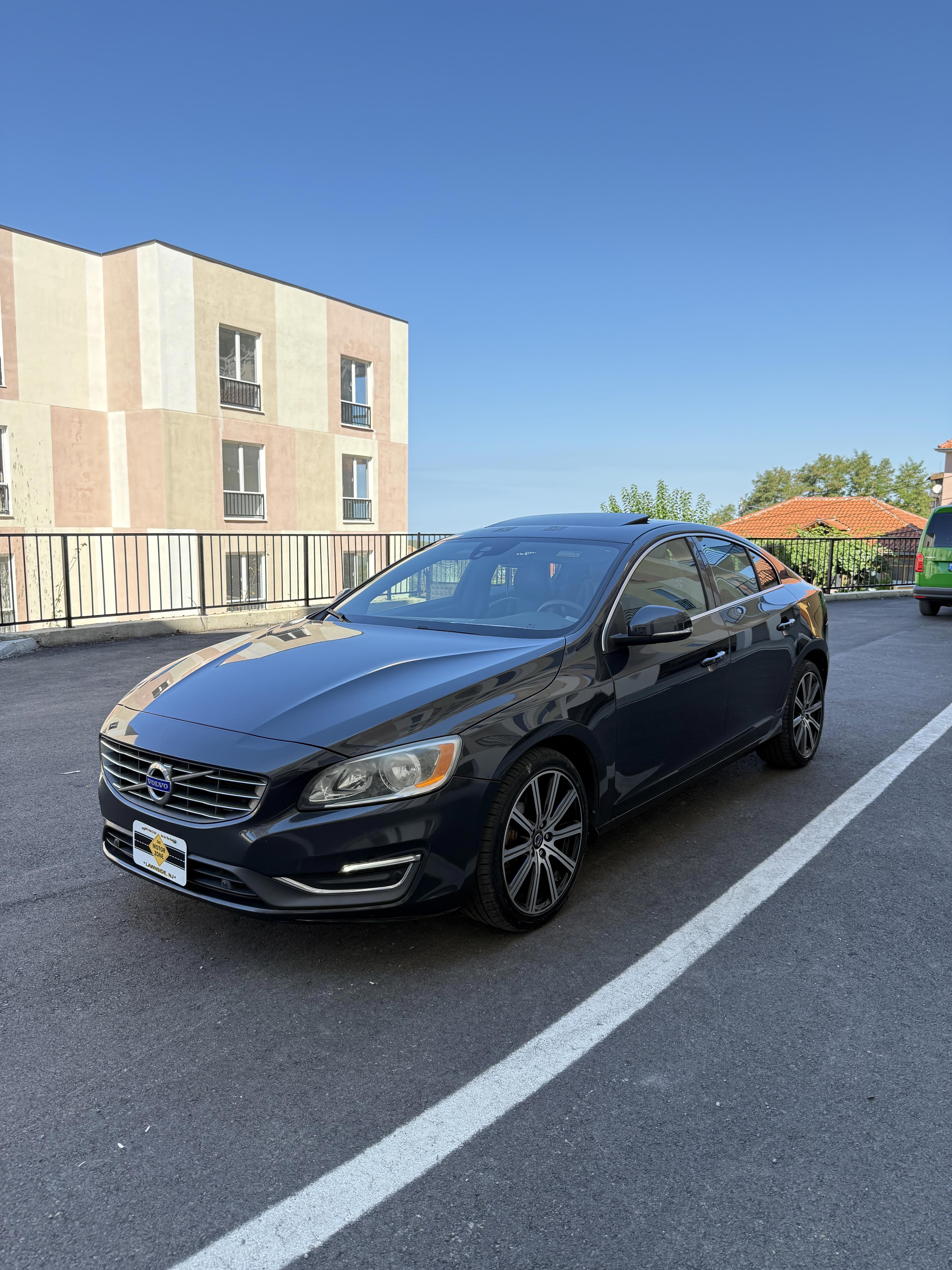 Volvo S60 - side view
