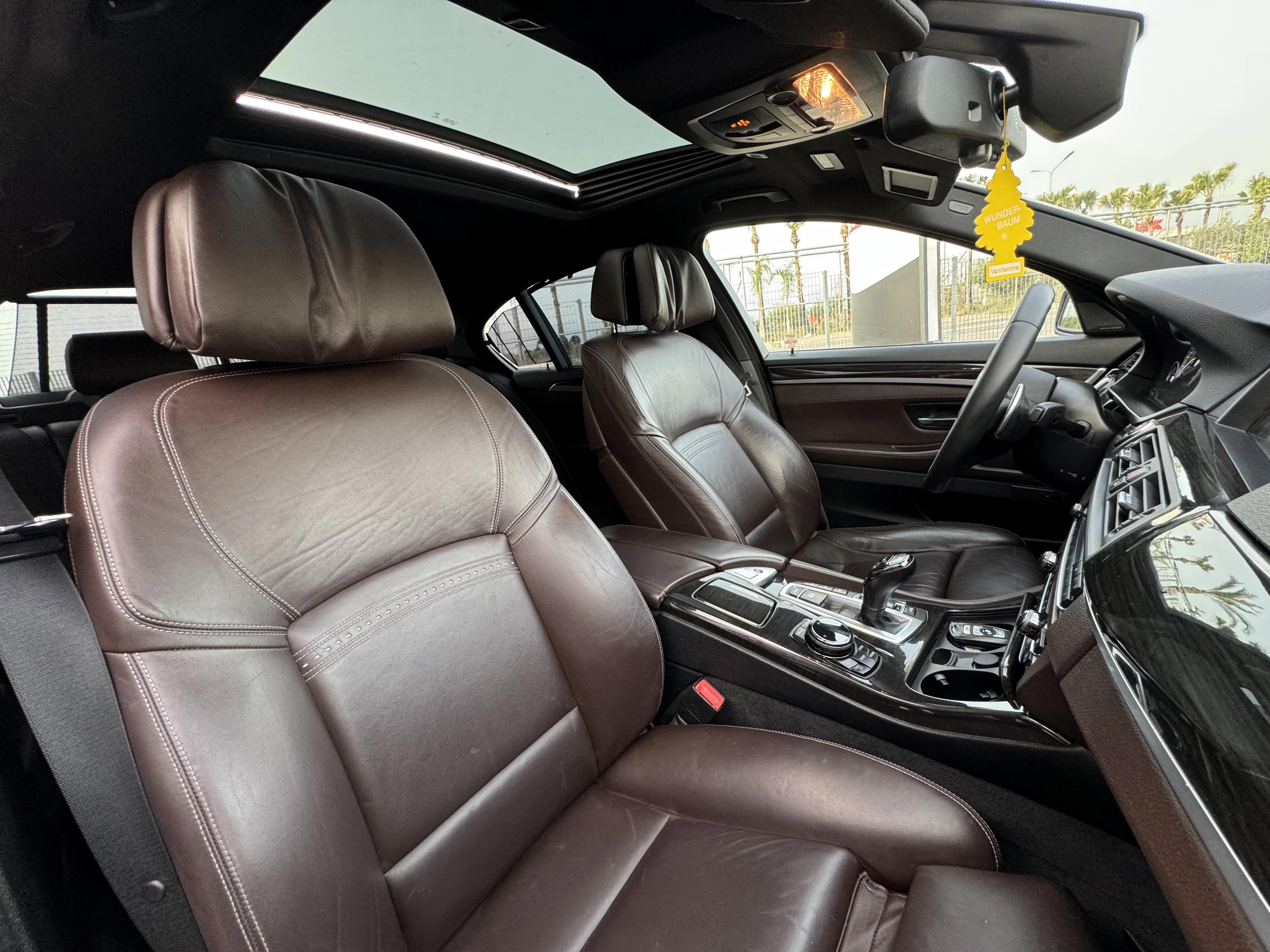 BMW 5 Series - photo 4