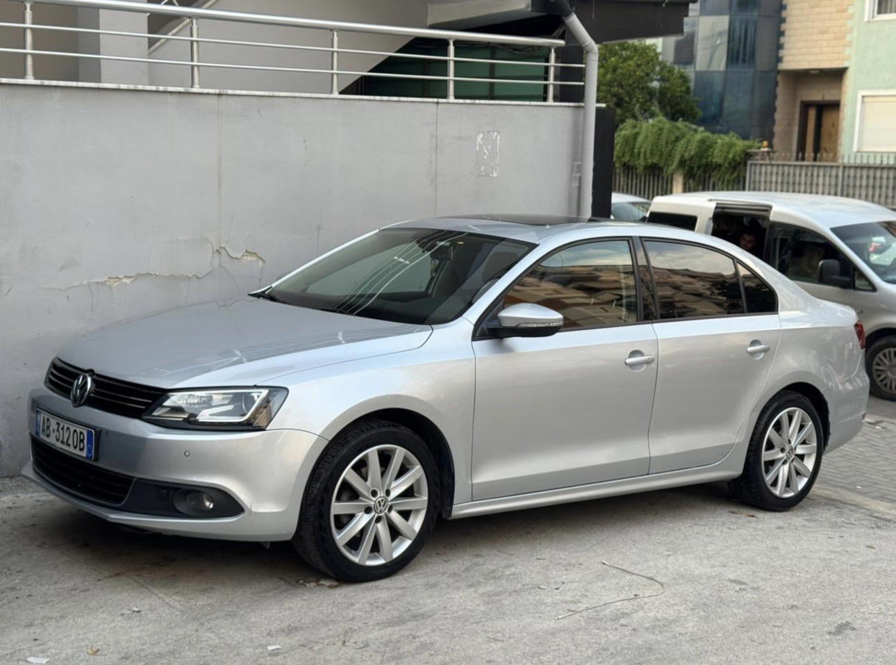 Volkswagen Jetta - main photo