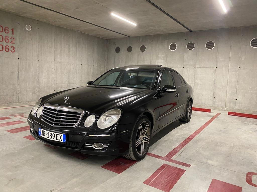 Mercedes-Benz E-Class - side view