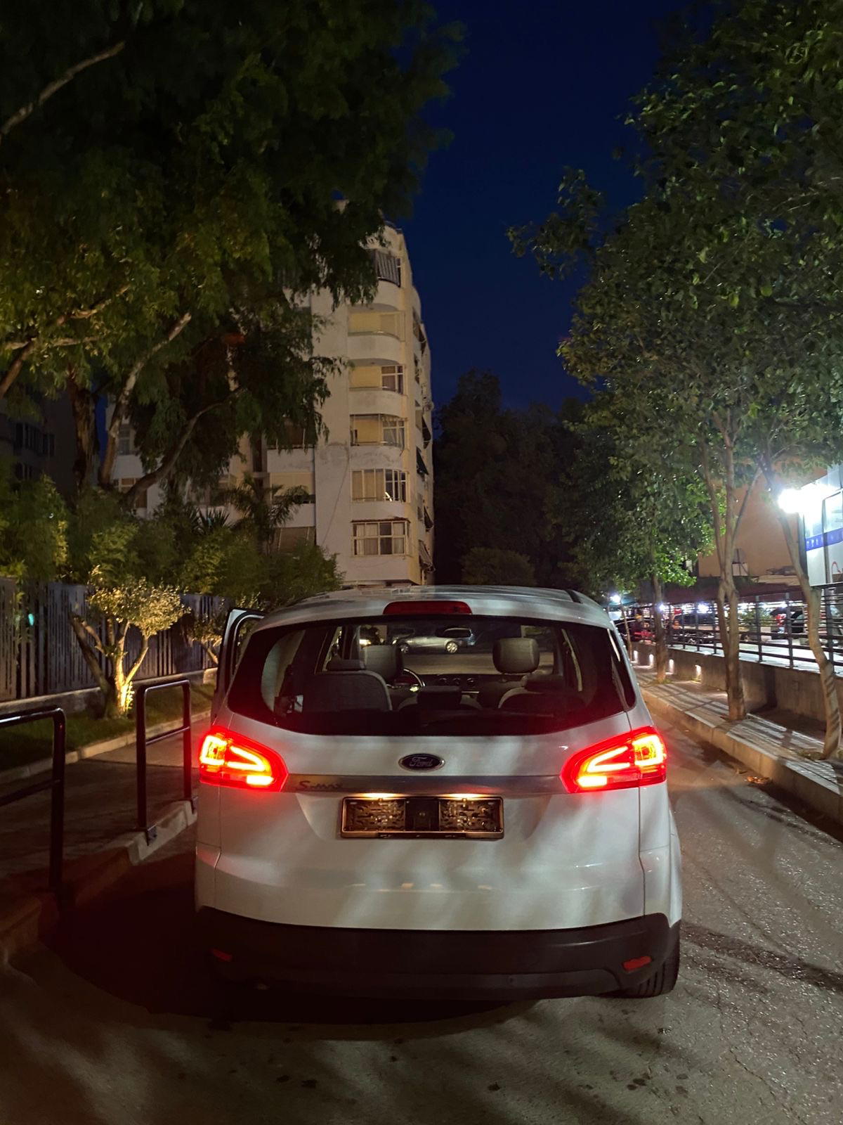 Ford C-MAX Energi - photo 4