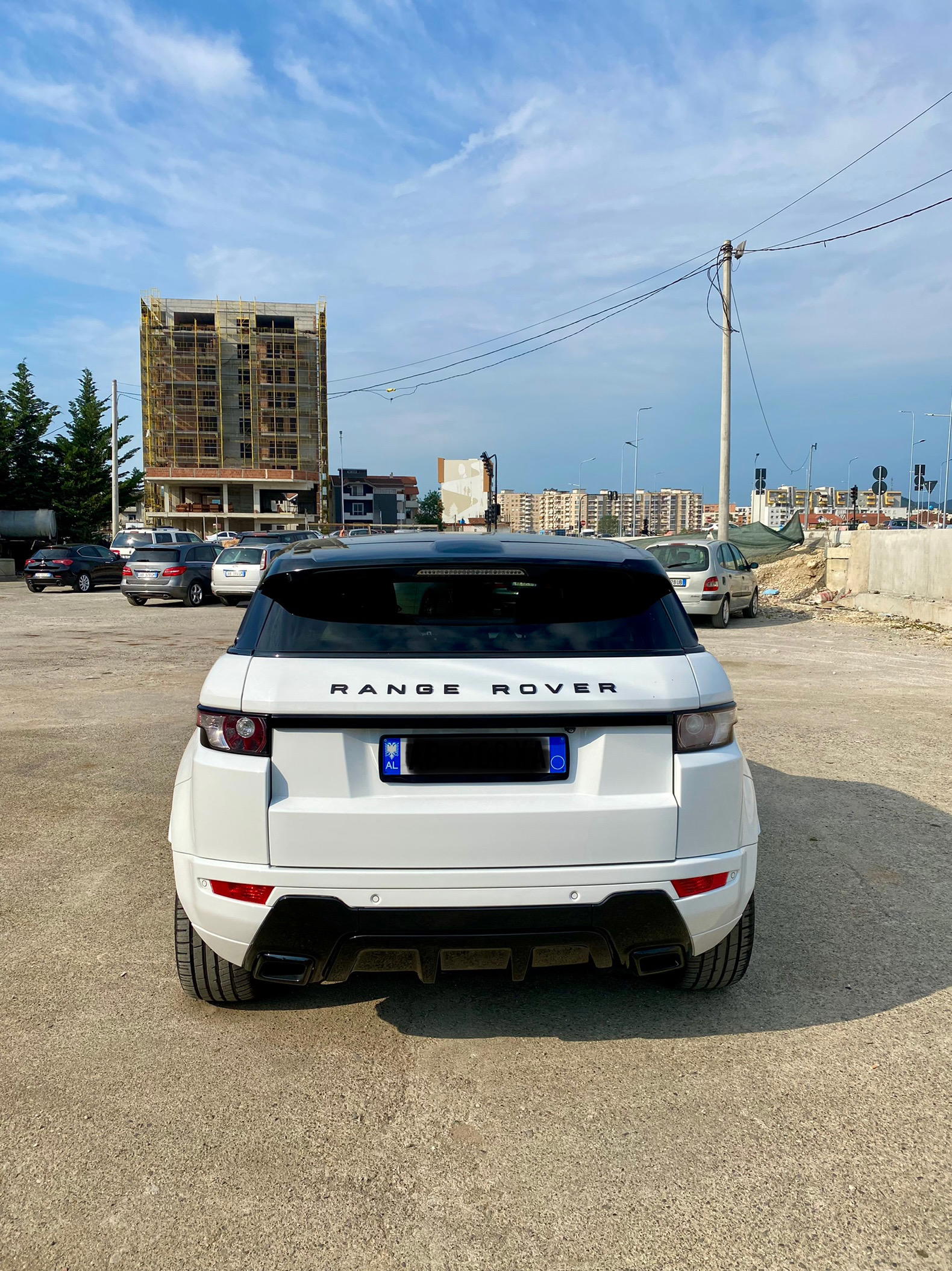 Land Rover Range Rover Evoque - side view