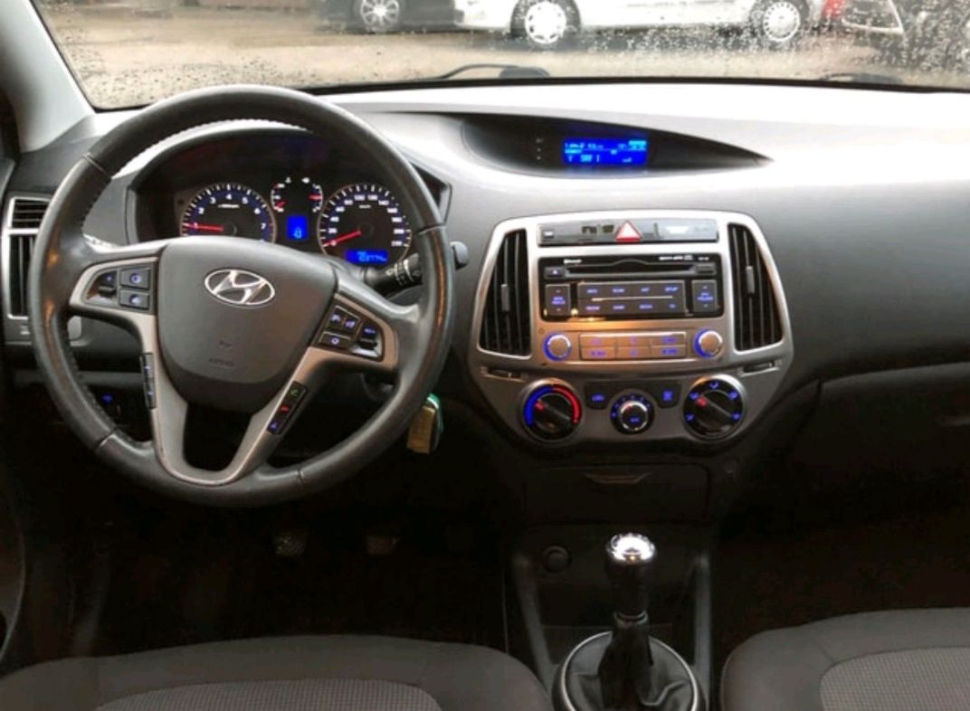 Hyundai Accent - photo 3