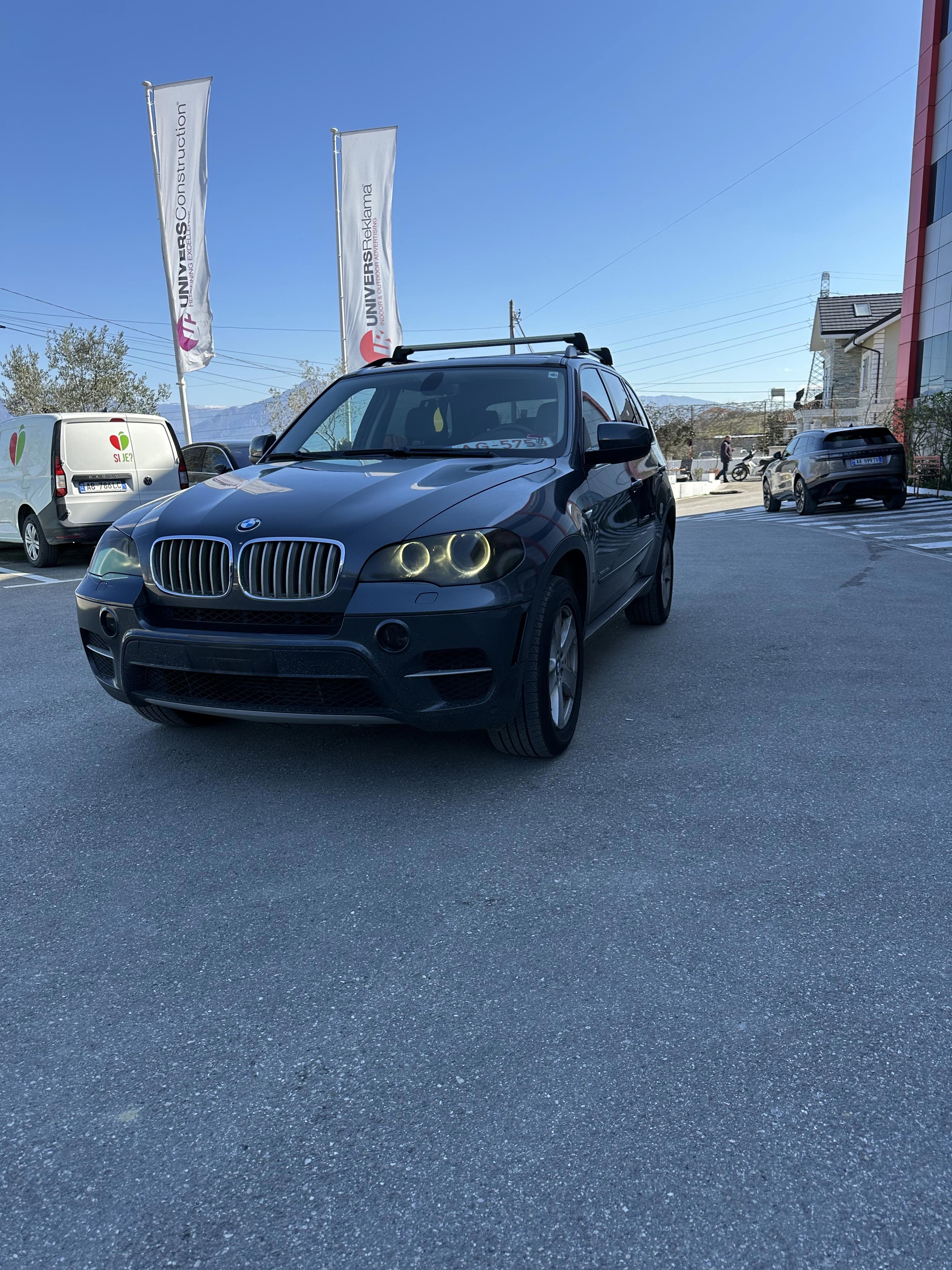 BMW X5 - side view