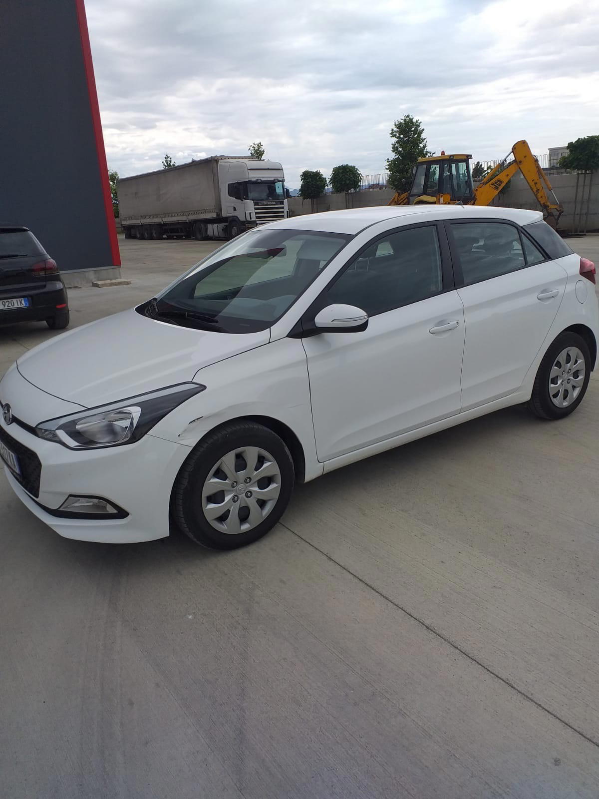 Hyundai Accent - photo 3