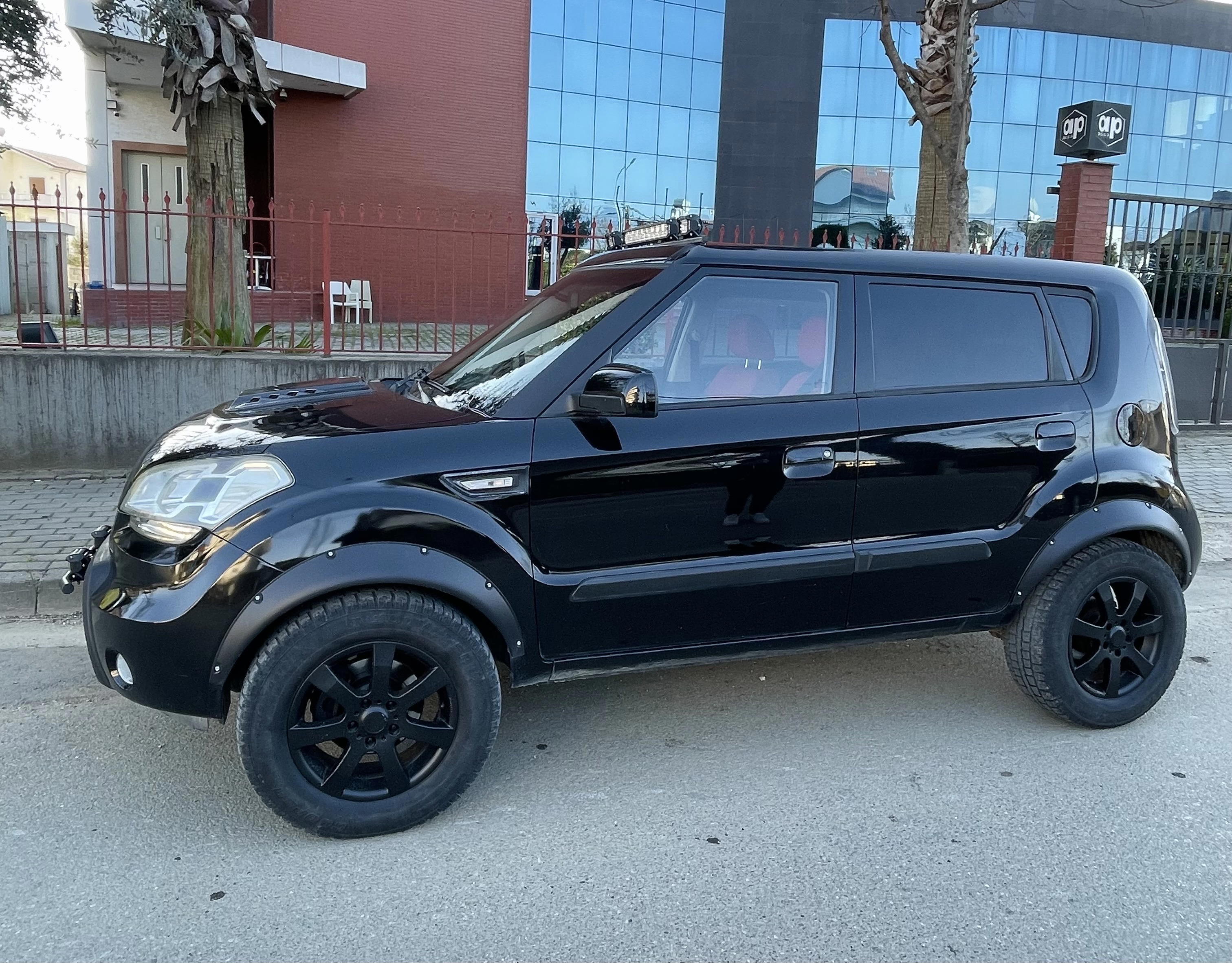 Kia Soul - side view