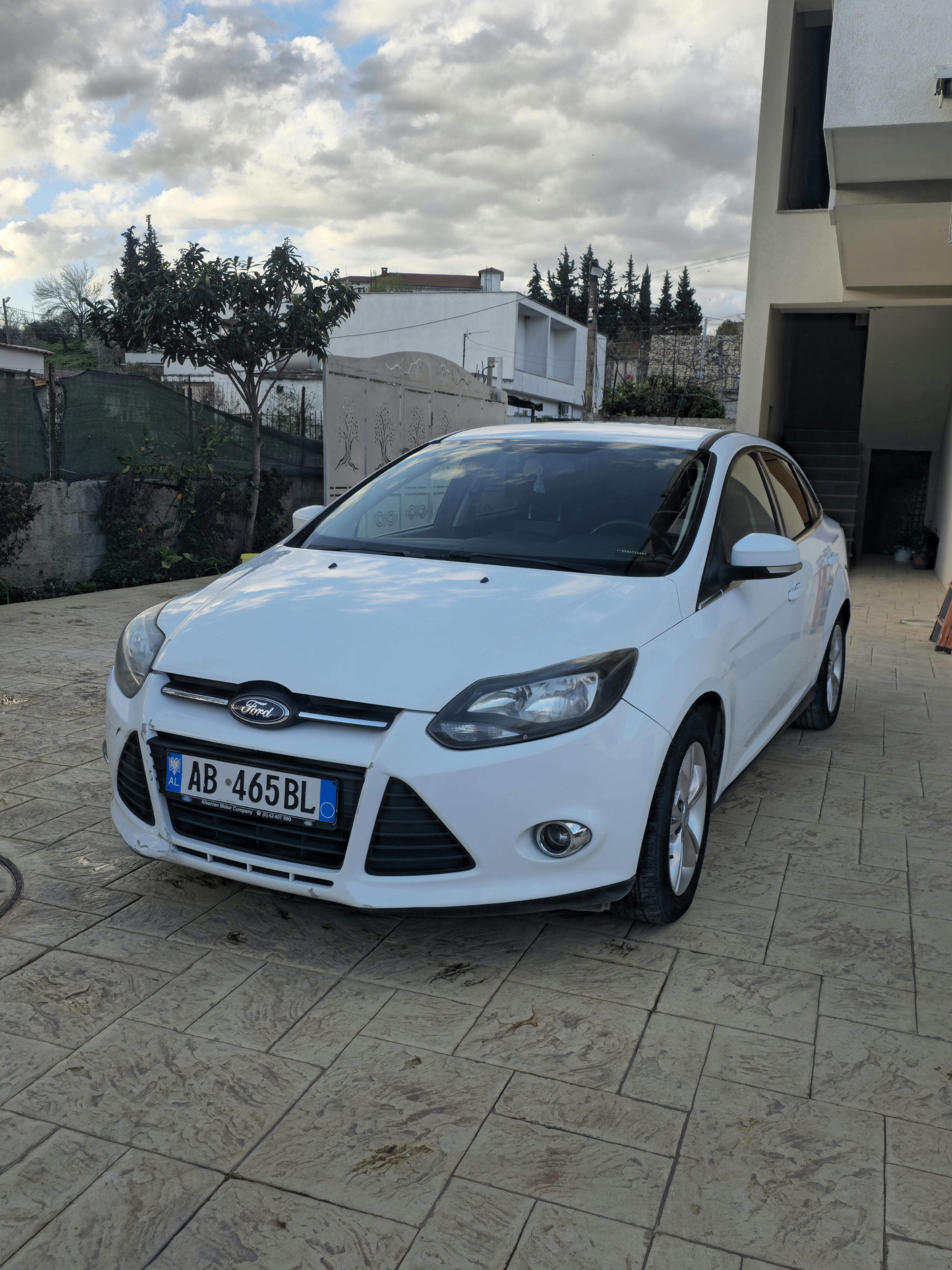 Ford Focus - main photo