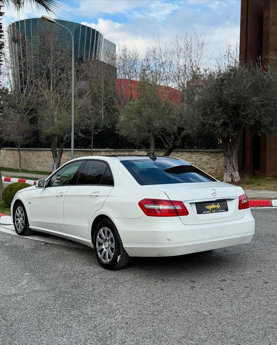 Mercedes-Benz E-Class - photo 3