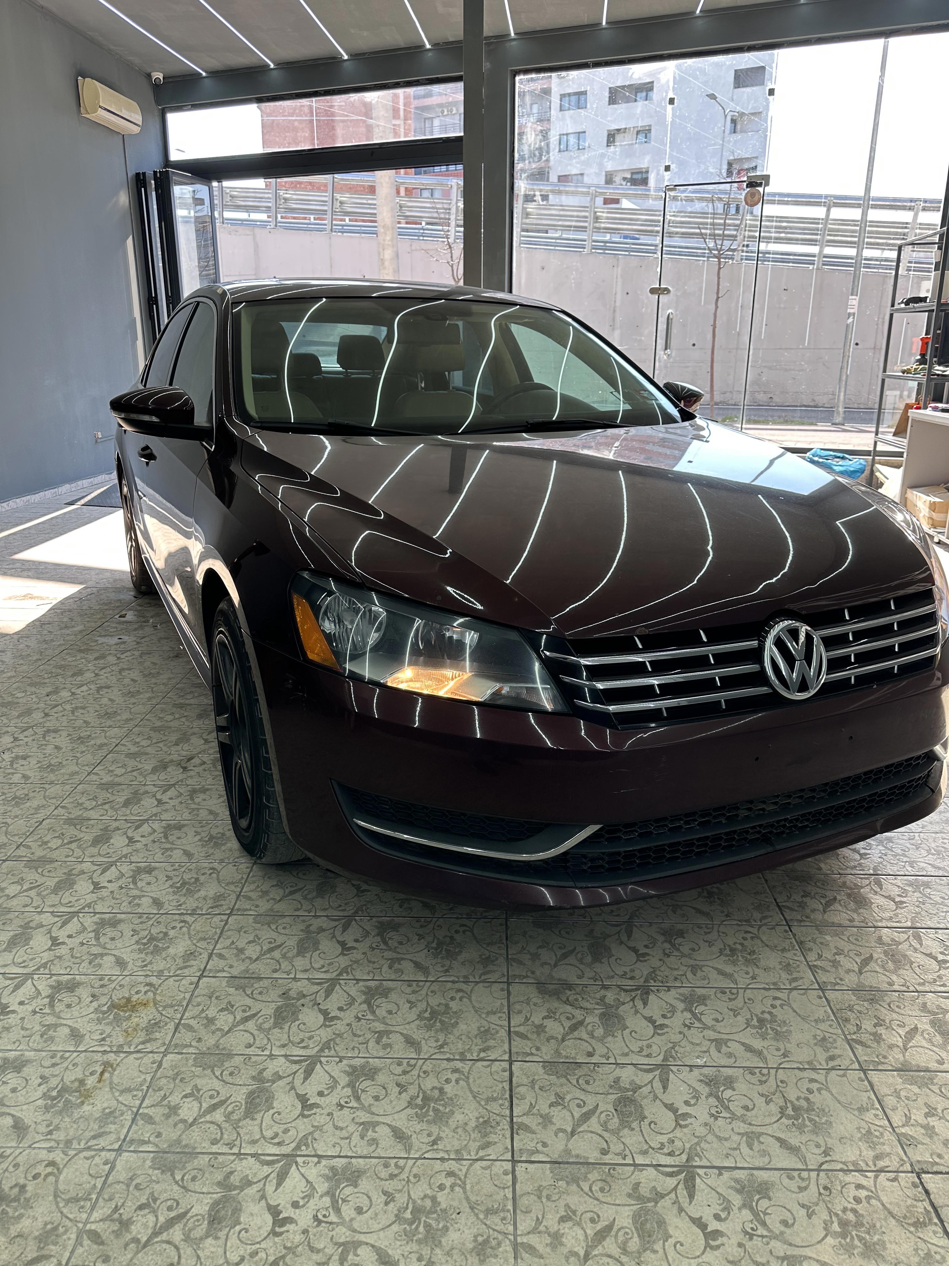 Volkswagen Passat - main photo