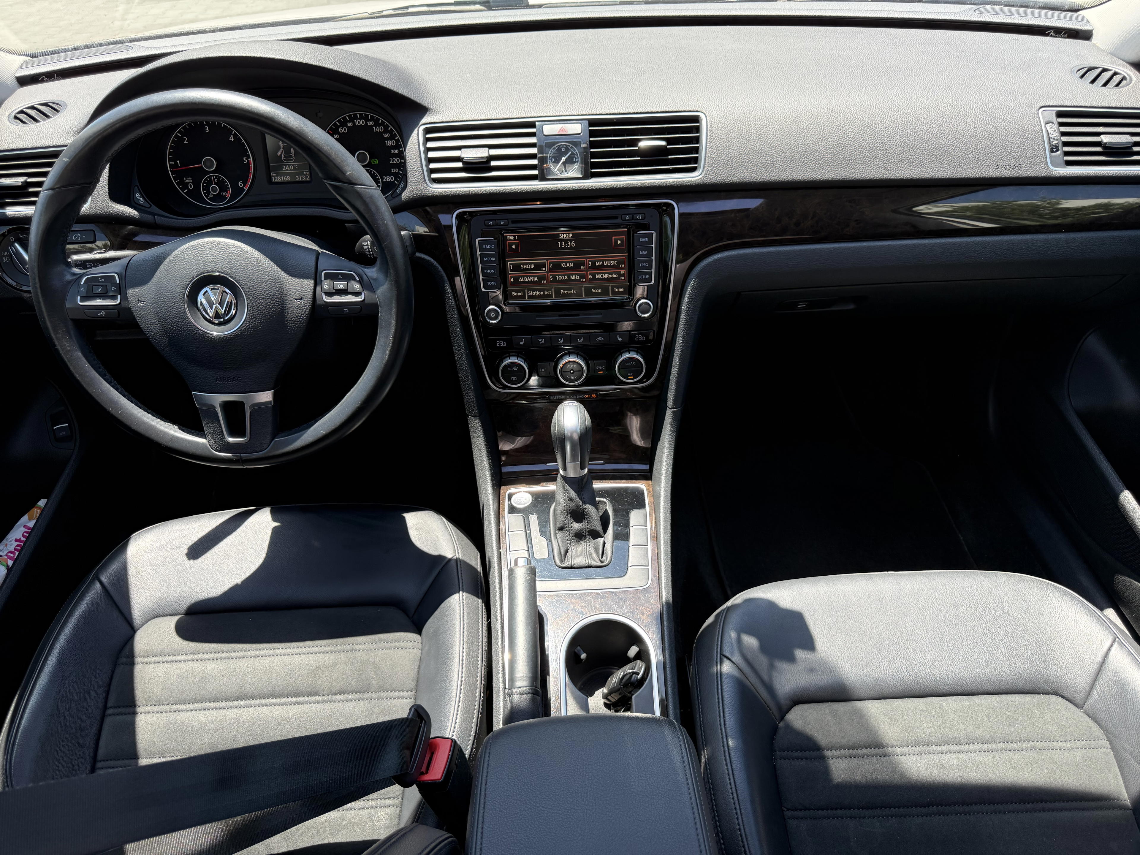 Volkswagen Passat - side view